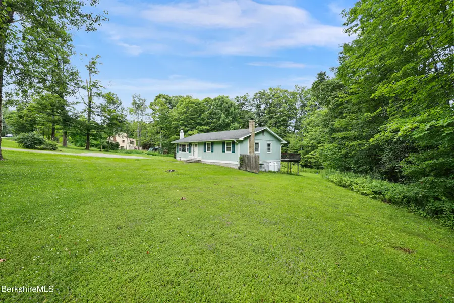 732 Main St, Becket, MA 01223 - #3
