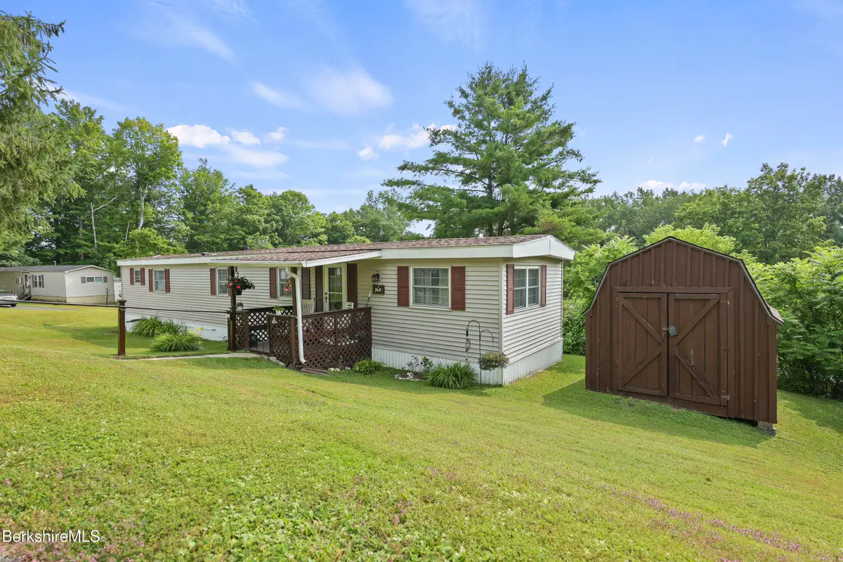 1 Lakewood Cir, Pittsfield, MA 01201 - #1
