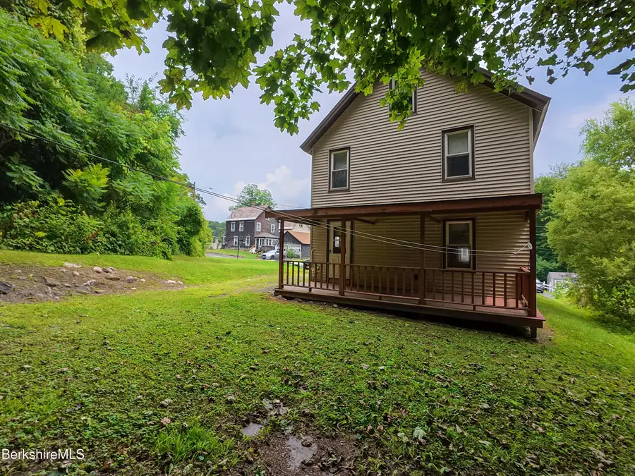 29 Nelson St, North Adams, MA 01247 - #3
