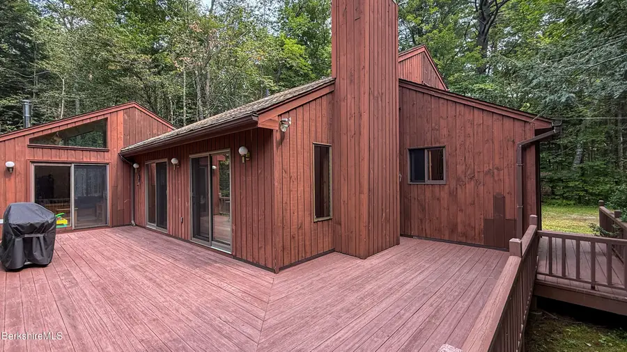 12 Bayberry Dr, Becket, MA 01223 - #2