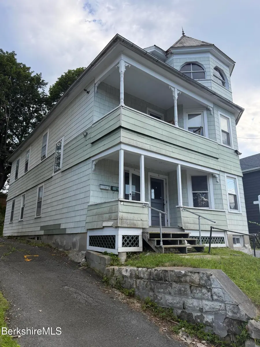 5 Richmond St, Adams, MA 01220 - #2