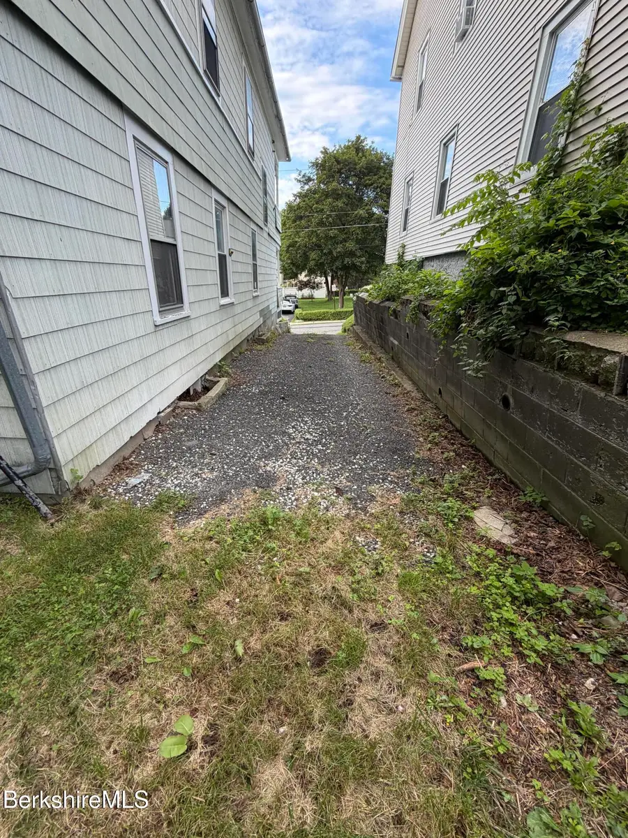 5 Richmond St, Adams, MA 01220 - #3