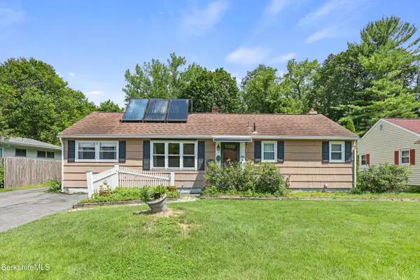 8 Velma Ave, Pittsfield, MA 01201