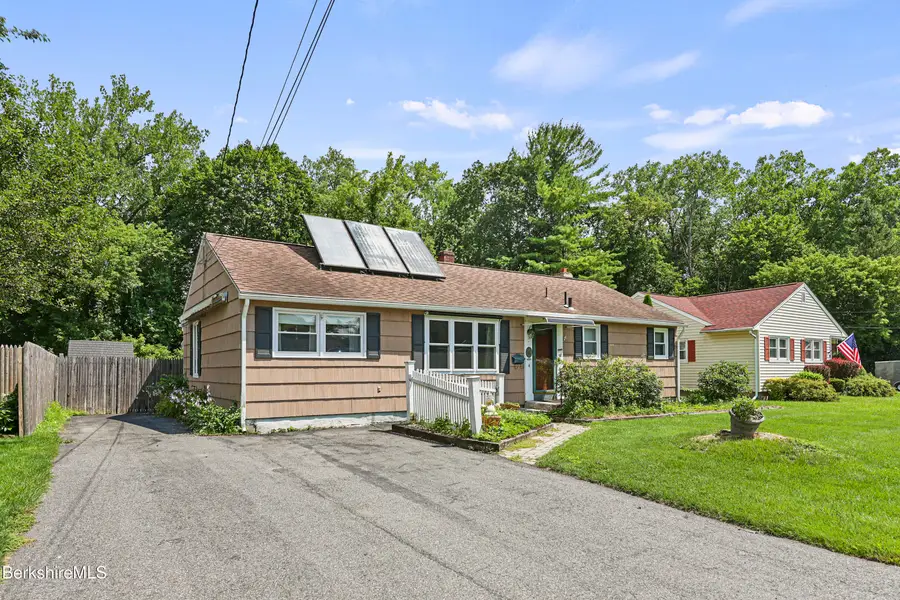 8 Velma Ave, Pittsfield, MA 01201 - #2