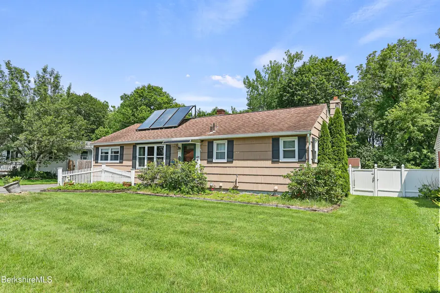 8 Velma Ave, Pittsfield, MA 01201 - #3