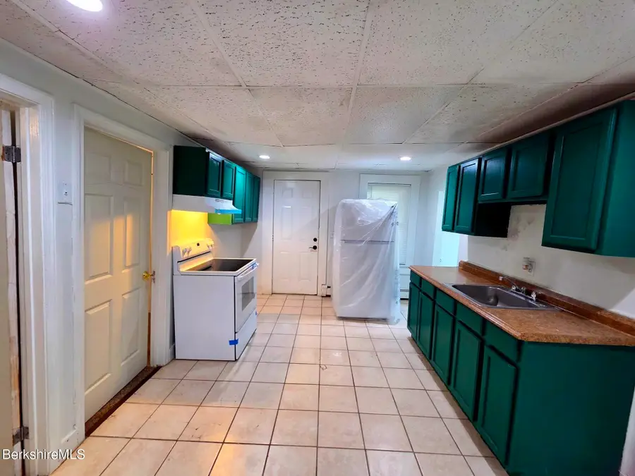 32 Westminster St, Pittsfield, MA 01201 - #3