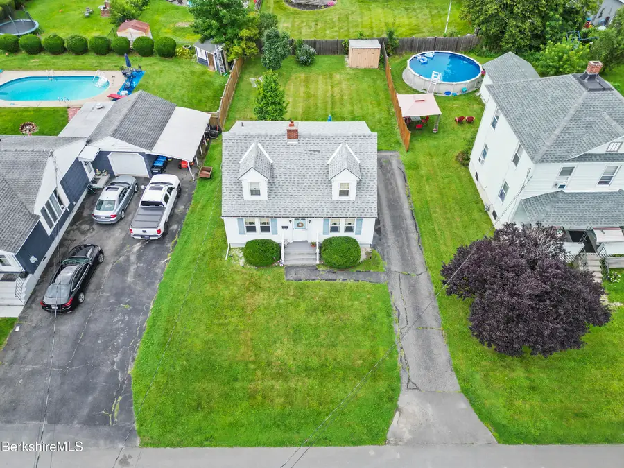 29 Acorn St, Pittsfield, MA 01201 - #3