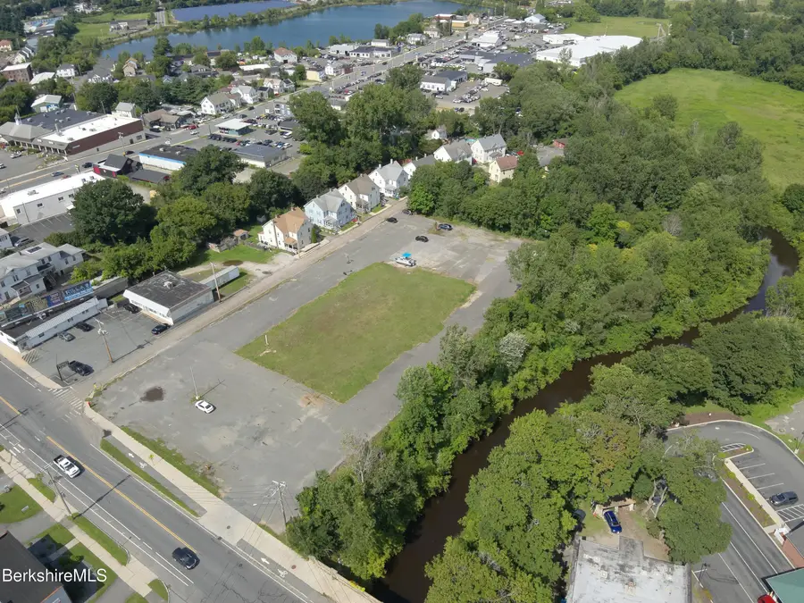 37 Elm St, Pittsfield, MA 01201 - #2
