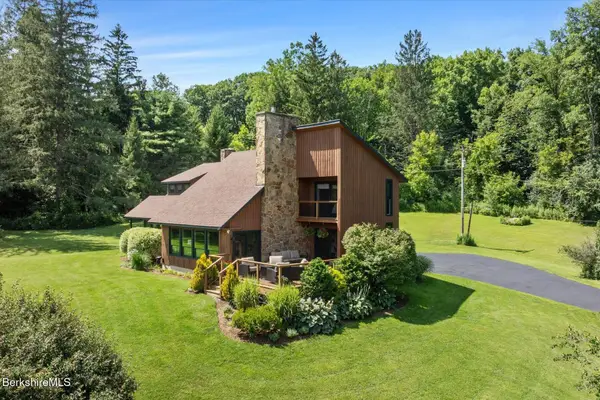 1341 Green River Rd, Williamstown, MA 01267