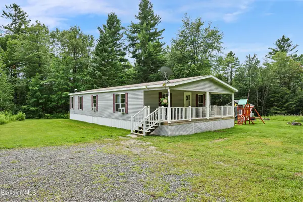 548 Loop Rd, Savoy, MA 01256