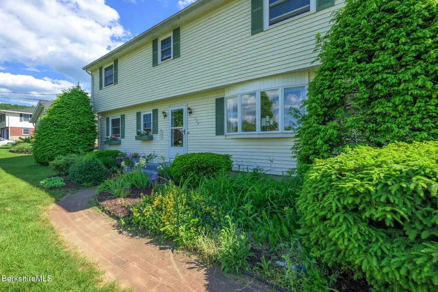 117 Lucia Dr, Pittsfield, MA 01201 - #2