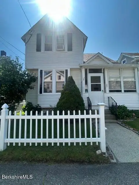 22 South St, North Adams, MA 01247