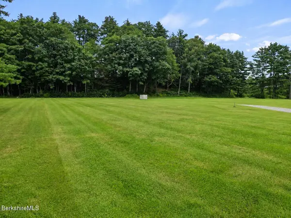 636 Hancock Rd, Pittsfield, MA 01201