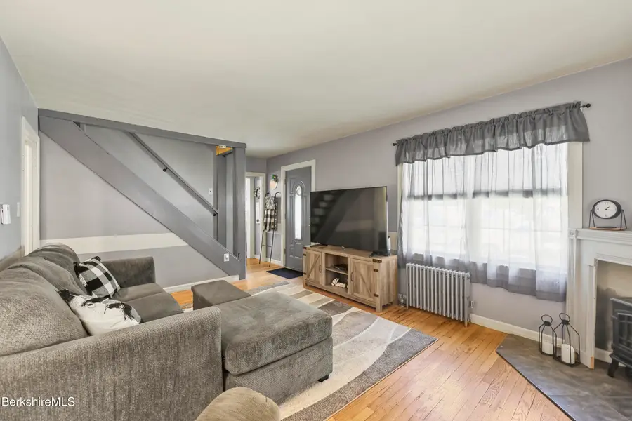 20 Cromwell Ave, Pittsfield, MA 01201 - #3