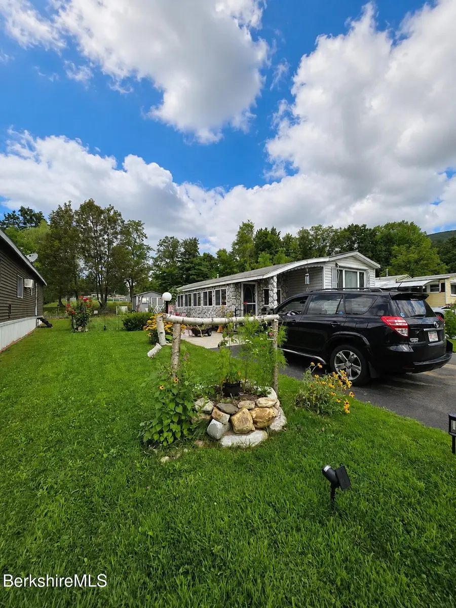 3 Iroquois Dr, North Adams, MA 01247 - #2