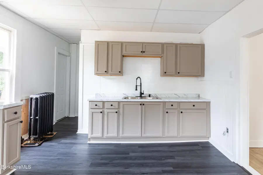141 Dewey Ave, Pittsfield, MA 01201 - #2