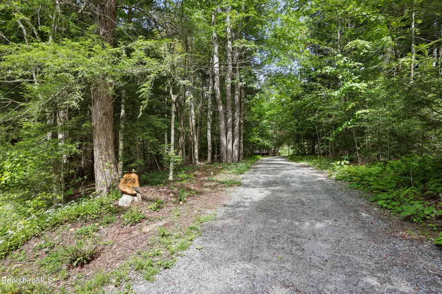 809 Leonhardt Rd, Becket, MA 01223 - #2