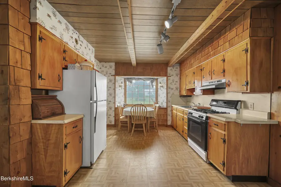 62 Watson St, Pittsfield, MA 01201 - #2