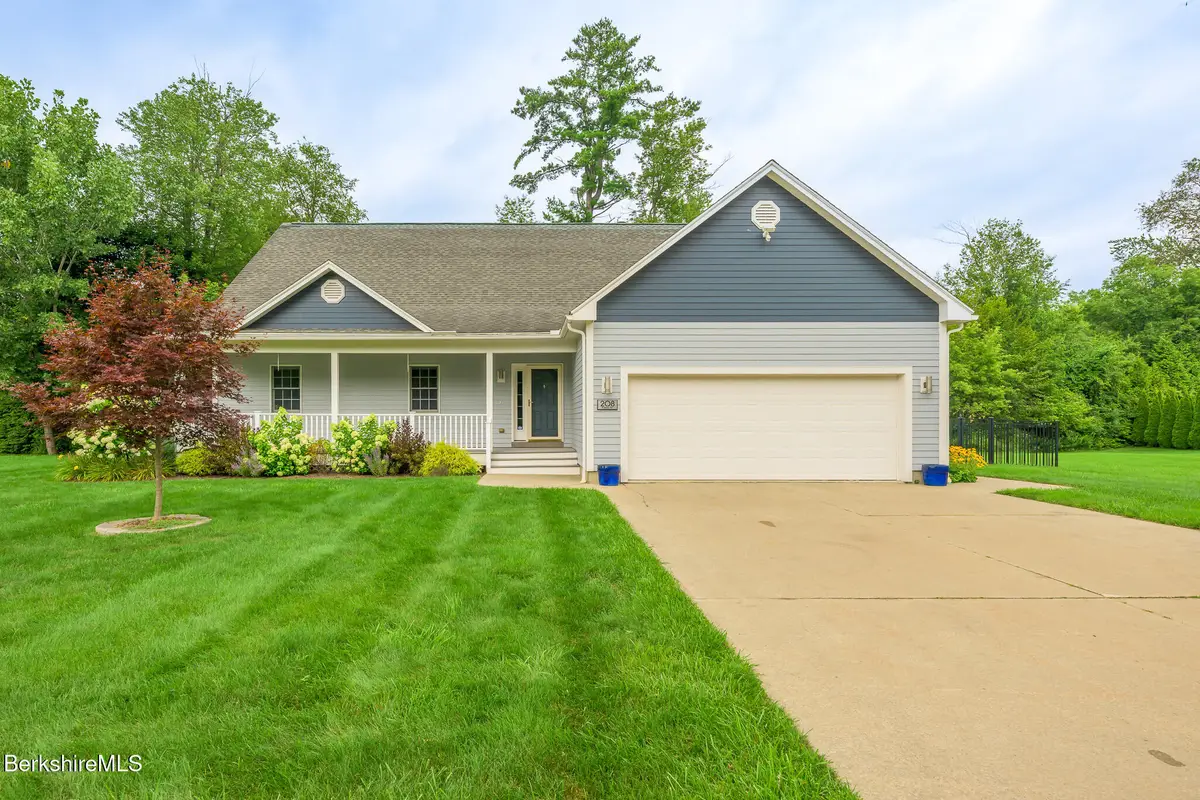 208 Karen Dr, Pittsfield, MA 01201 - #1