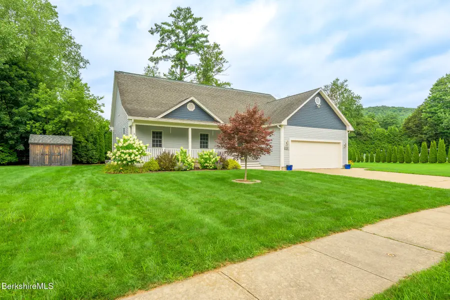 208 Karen Dr, Pittsfield, MA 01201 - #3