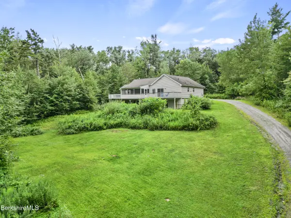 229 Hamilton Rd, Becket, MA 01223