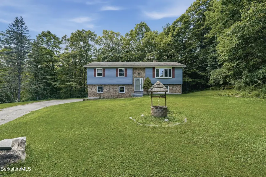 78 Oakhurst Ave, Pittsfield, MA 01201 - #2