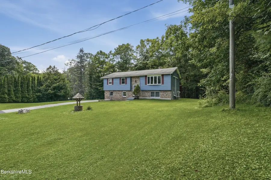78 Oakhurst Ave, Pittsfield, MA 01201 - #3