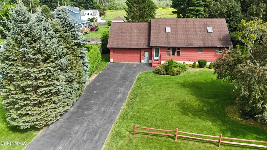 149 Longview Ter, Pittsfield, MA 01201 - #3