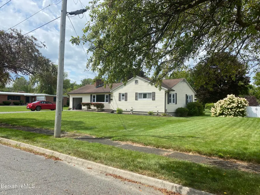 19 Chenaille Ter, North Adams, MA 01247 - #3