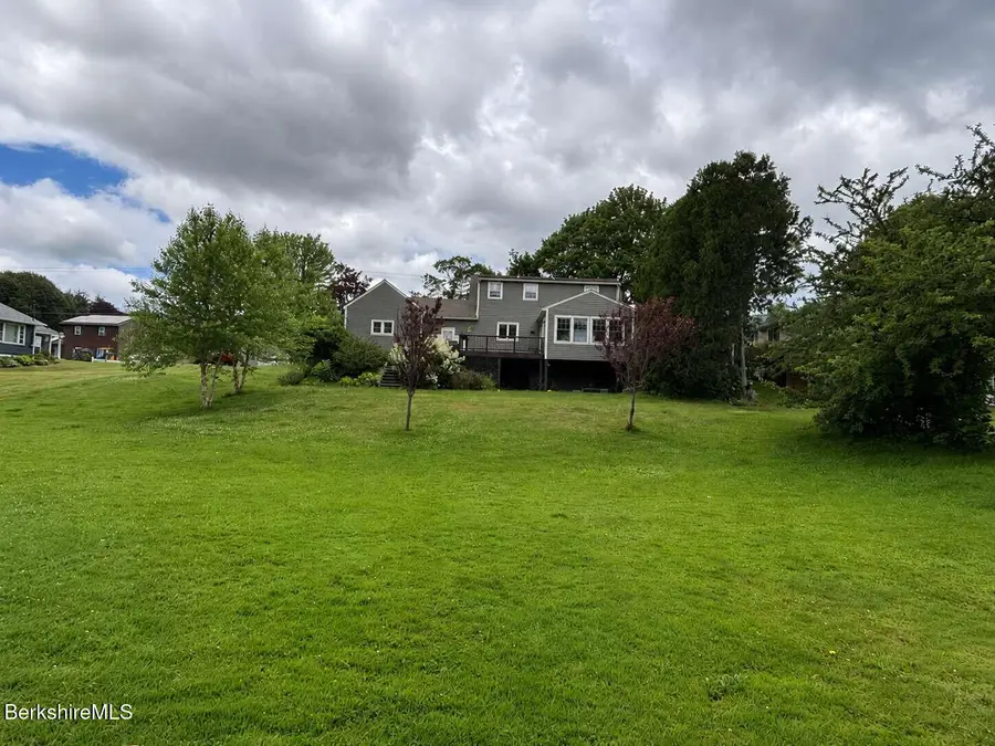 118 Meadowview Dr, Cheshire, MA 01225 - #3