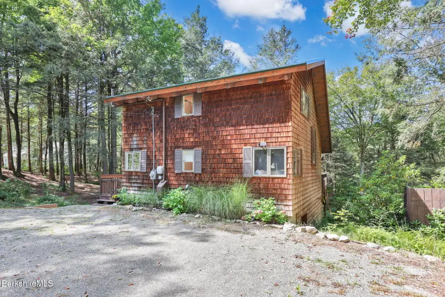 136 East Otter Dr, Tolland, MA 01034 - #2