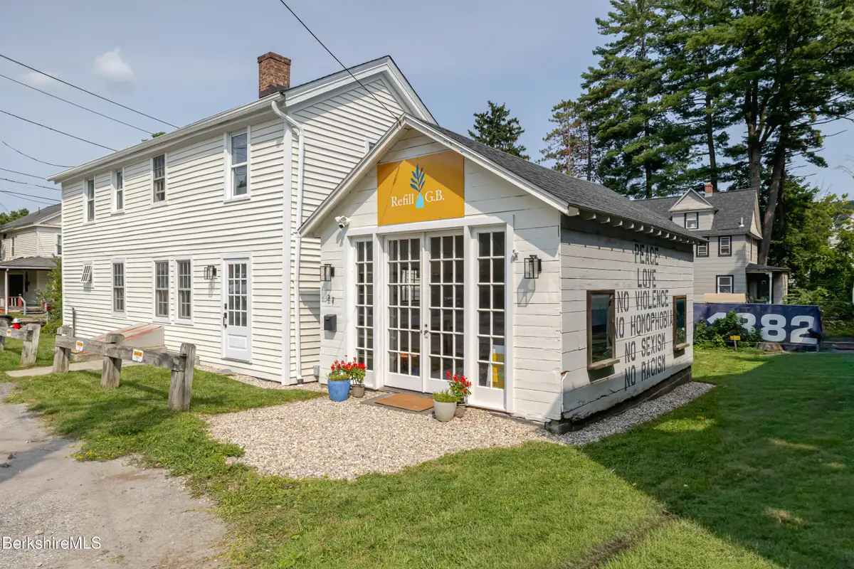 27 Rosseter St, Great Barrington, MA 01230 - #1