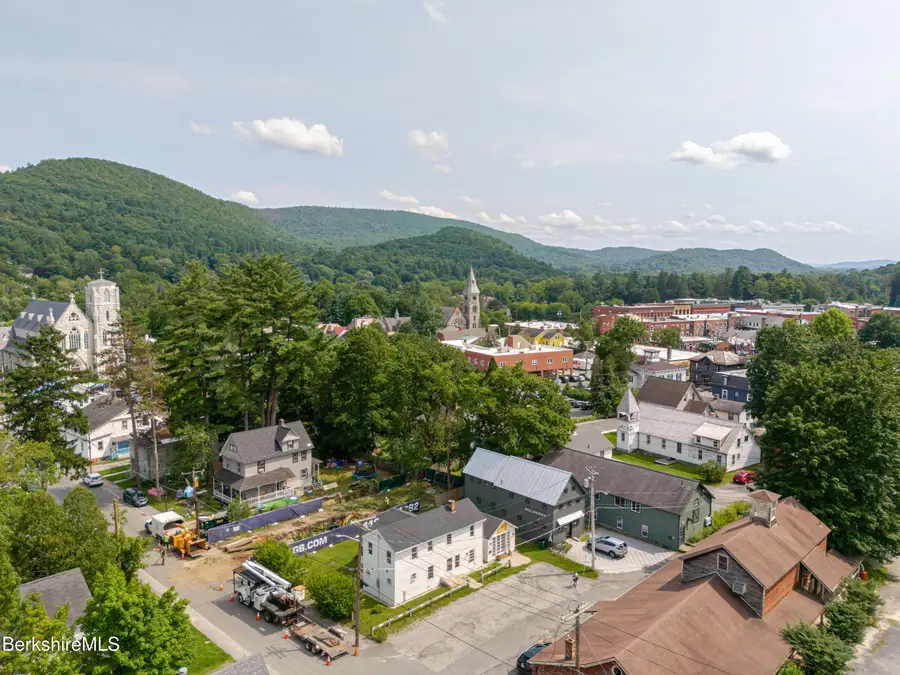 27 Rosseter St, Great Barrington, MA 01230 - #3