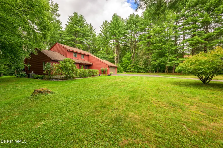 8 Crimson Ln, Great Barrington, MA 01236 - #2