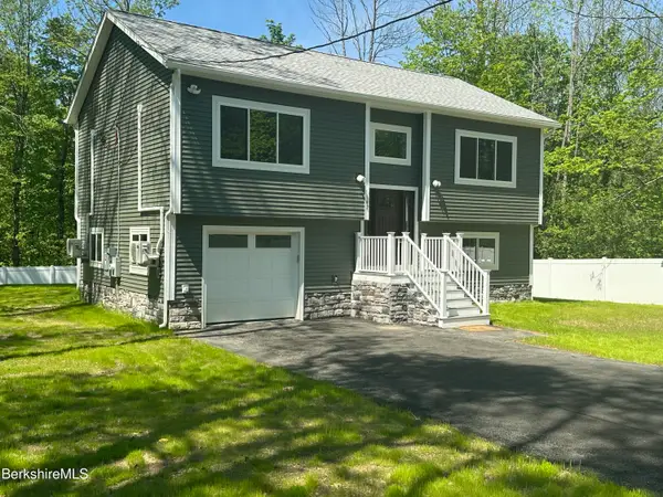 102 Wells Rd, Becket, MA 01223