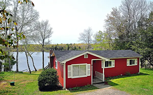 416 Silver Leaf Dr, Becket, MA 01223