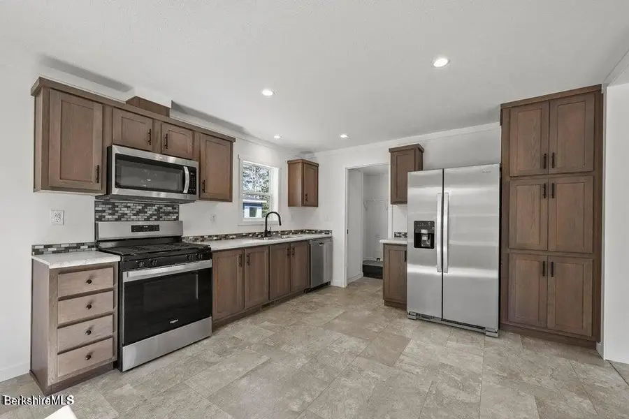 395 Cheshire Rd, Pittsfield, MA 01201 - #3