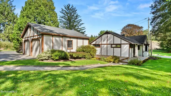 3 Tor Ct, Pittsfield, MA 01201