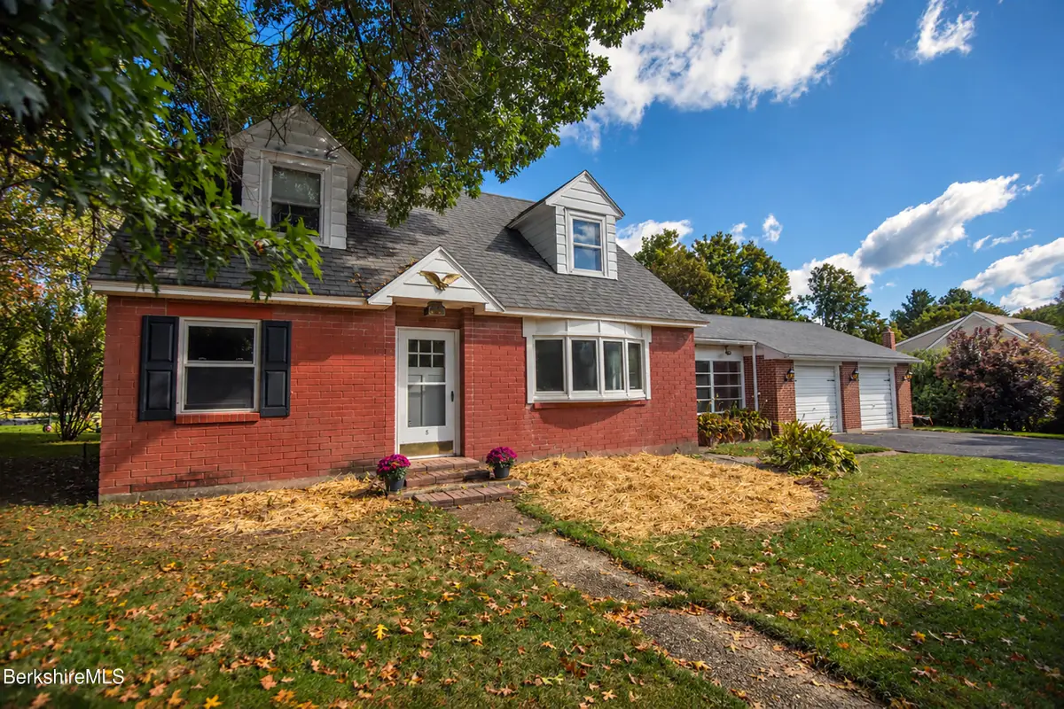5 Whitman St, Pittsfield, MA 01201 - #1