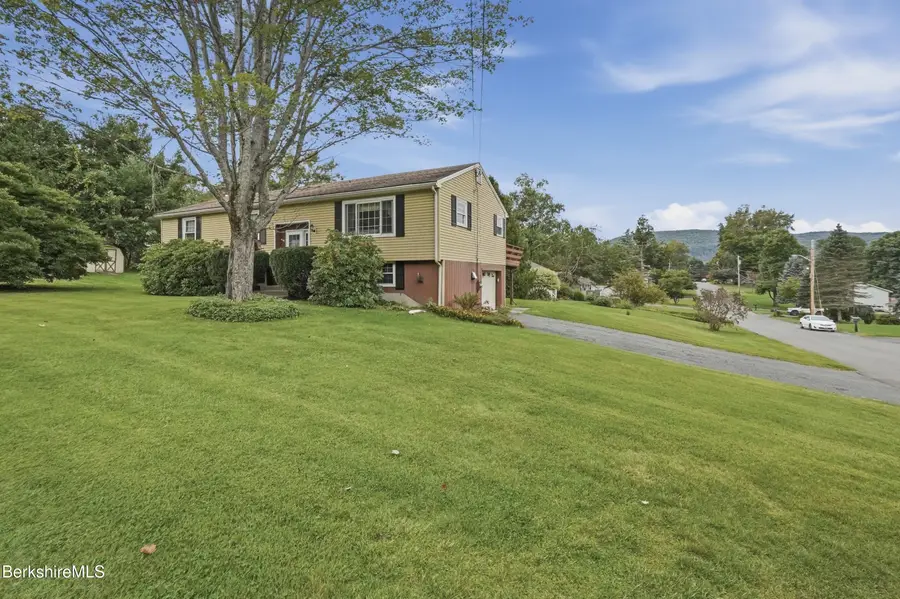 188 Devonshire Dr, Cheshire, MA 01225 - #3