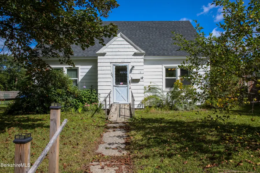 421 Elm St, Pittsfield, MA 01201 - #2