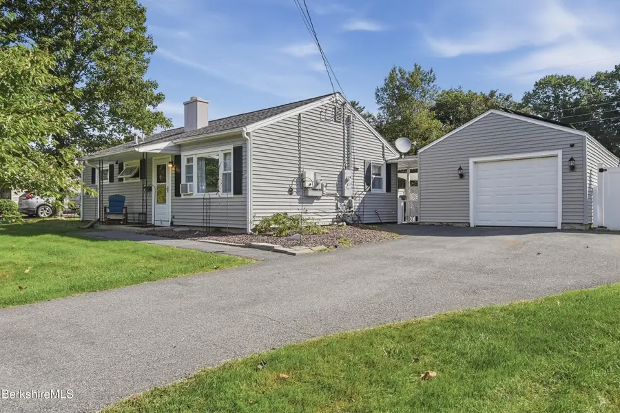 68 Doreen St, Pittsfield, MA 01201 - #3