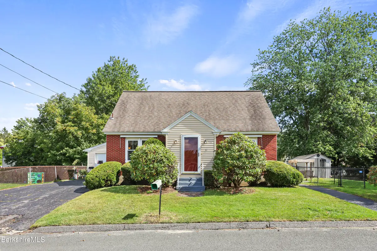 11 Allessio St, Pittsfield, MA 01201 - #1