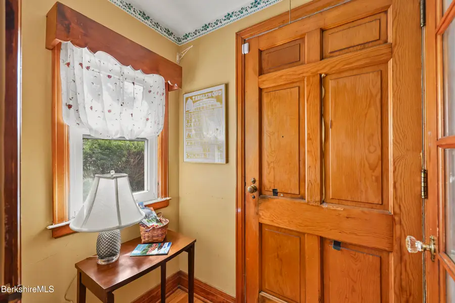 11 Allessio St, Pittsfield, MA 01201 - #3