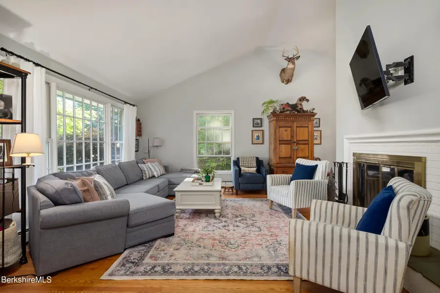 99 Buxton Hill Rd, Williamstown, MA 01267 - #2