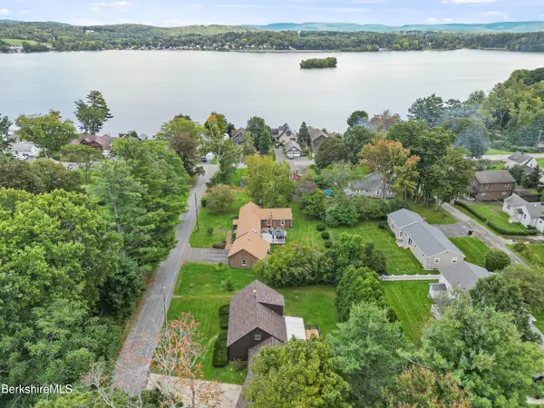 11 Opeechee St, Lanesborough, MA 01237
