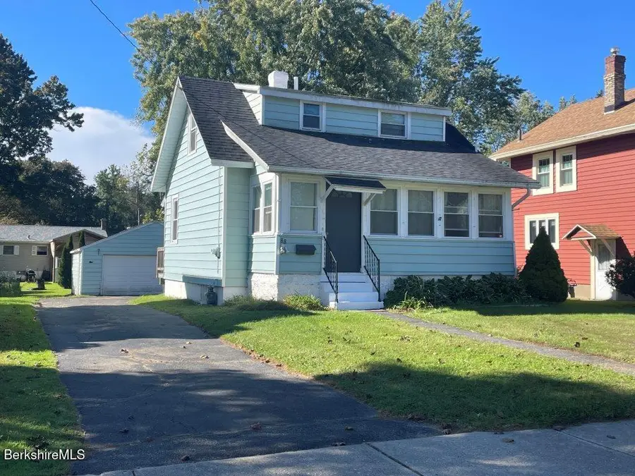 88 Cromwell Ave, Pittsfield, MA 01201 - #2