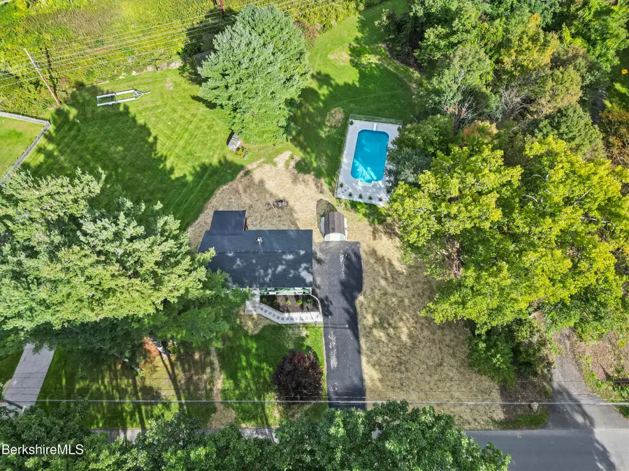 306 Partridge Rd, Pittsfield, MA 01201 - #2