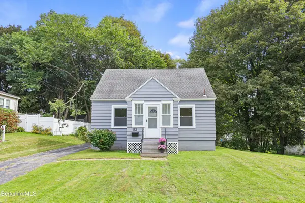 82 Acorn St, Pittsfield, MA 01201