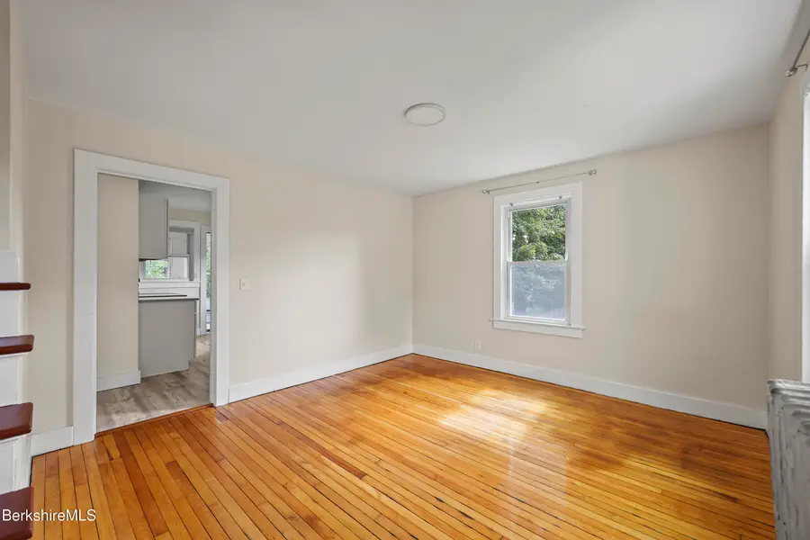 82 Acorn St, Pittsfield, MA 01201 - #3